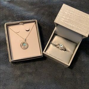 Zales aquamarine stone set